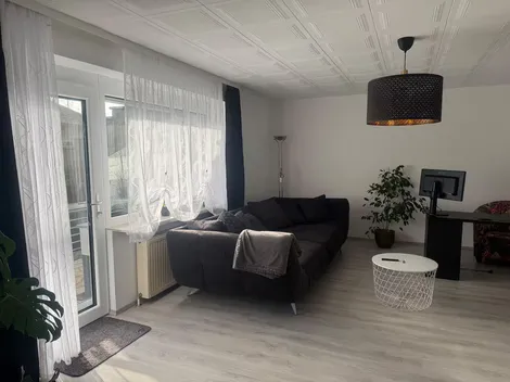 LinzStay - Zentrale Wohnung in grüner Lage mit Fitnessgerät