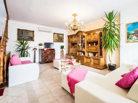 Kertvarosi Családi Ház