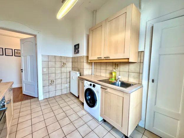 Mehrere Wohnung am Hansaring mit privaten Parkplätze auch für Transporter