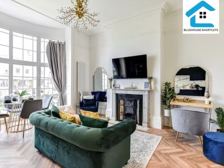 BN2 1DN Brighton and Hove, Brighton - Marine Square First Floor Flat