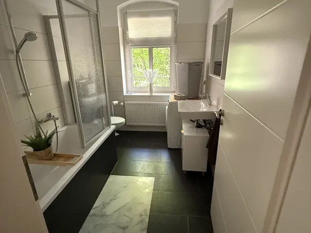 1.OG, WLAN, Parkplatz, Balkon , Saniert