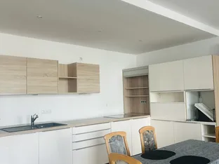 140 QM ERDGESCHOSS WOHNUNG 6-7 PERS. MONTEURE / MESSEGÄSTE ODER FERIENWOHNUNG