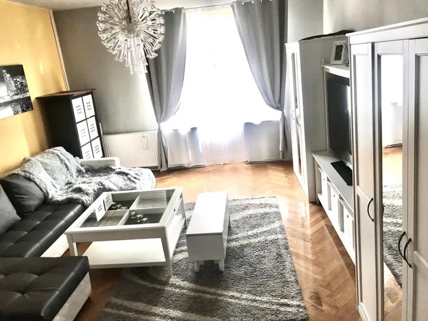 MANAGEMENT/EMPLOYEE-HOTEL„Jak u Pana Boga za Piecem” Kraków Stare Miasto Tanie noclegi pracownicze różne standardy
