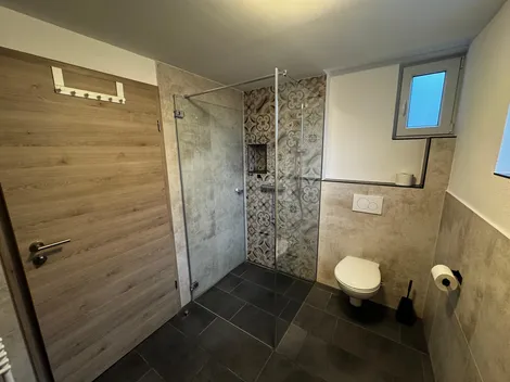 Wohnhaus mit 2 separaten Wohneinheiten - 14