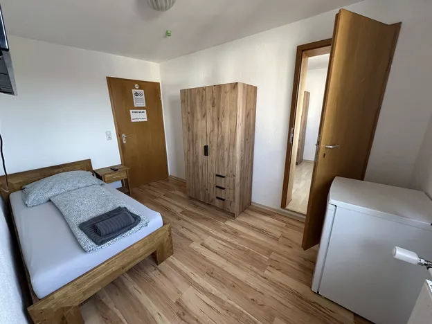 .: Monteurzimmer: Günzburg, Leipheim, Ichenhausen, Burgau :.