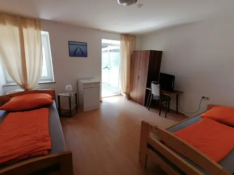 Monteurzimmer Burghausen UG - 2