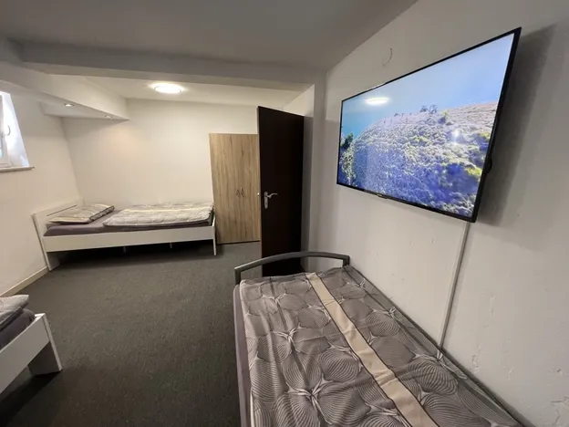 11 Monteur-Wohnungen, TV, Waschmaschine, Internet, Einbauküchen, Einzelbetten