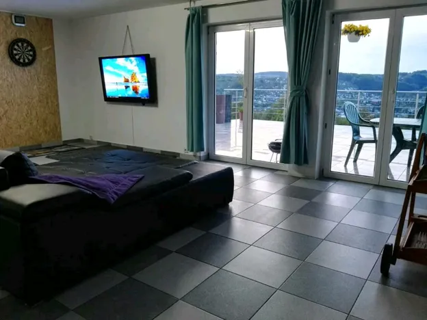 Ferienwohnungen nähe Badesee mit Bergblick: Frei ab sofort