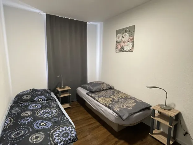 4-Zimmer-Wohnung (ca. 90 qm), vollmöbliert und ausgestattet