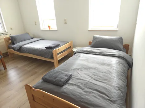 Monteur Unterkünfte Wohnung oder Haus eigene Küche Bad Wifi 1-15 Personen - 2