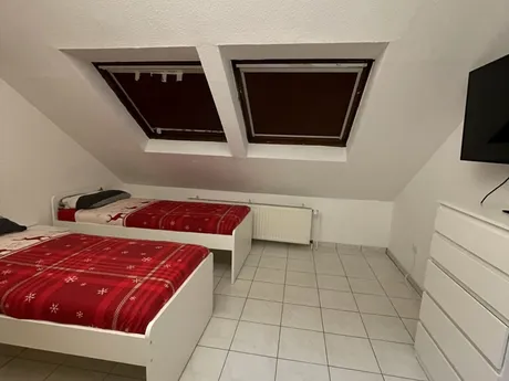 47167 Duisburg - Duisburg. 2 Monteurwohnungen für 11 Personen in einem Haus