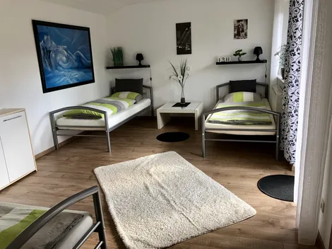 Freie Zimmer - 32 Personen - all inclusive - Monteure