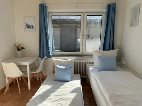 Helles Studio nahe Hamburg | A1, A24