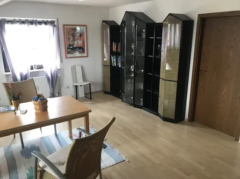 großzügige Wohnung im Dachgeschoss