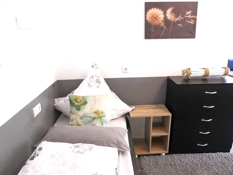 Monteurzimmer und Ferienwohnungen nahe Bonn – Ferienwohnungskomplex „Monteurglück" in Remagen - 9