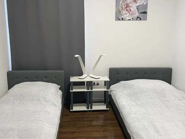 4-Zimmer-Wohnung (ca. 90 qm), vollmöbliert und ausgestattet
