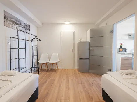 Kernsaniertes MFH (7 Wohnungen) - 2