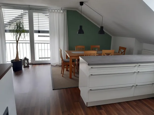 2 Zimmer DG-Wohnung 55m²