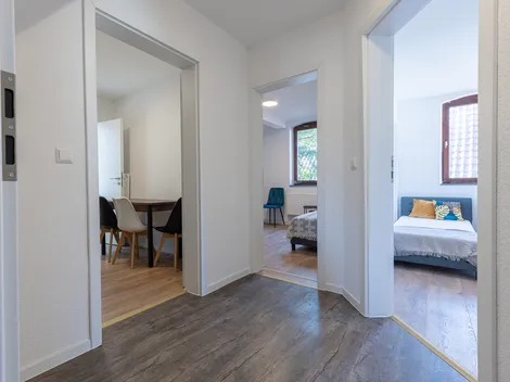 Kernsaniertes MFH (7 Wohnungen) - 8