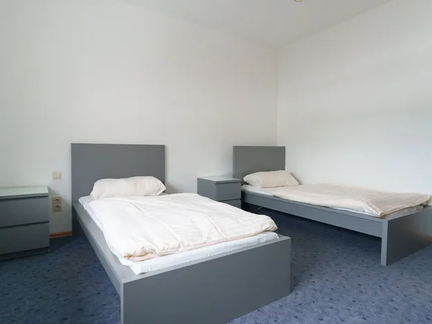 Große Monteurunterkunft in Landau – 6 Zimmer, neue Ausstattung