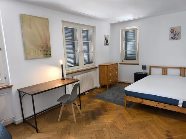 Schöne möblierte Zimmer in Nähe zum Bahnhof | Beautiful furnished rooms in shared flat near the train station