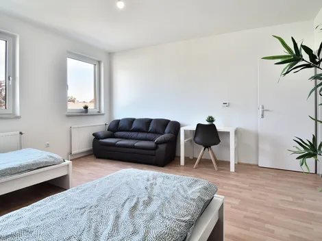 60 Betten ganzes Haus oder Apartments + Linz-Wels-Steyr-Umgebung mit Parkplatz, TOP Lage!