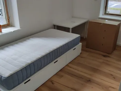 zentrale, saubere Wohnung für 5 Personen