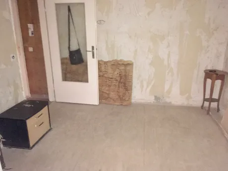 60435 Frankfurt - 21 qm; renovierungsbedürftig; kurzfristig