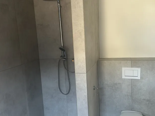 140 QM ERDGESCHOSS WOHNUNG 6-7 PERS. MONTEURE / MESSEGÄSTE ODER FERIENWOHNUNG