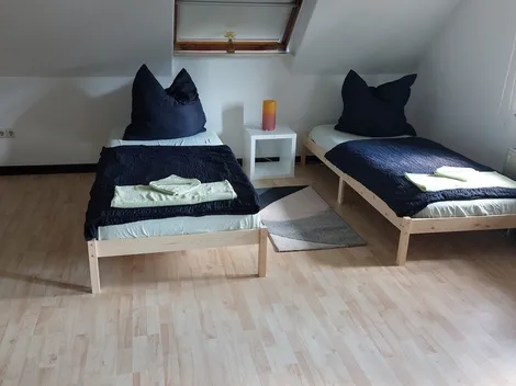 Dachstudio mit Einzelbetten