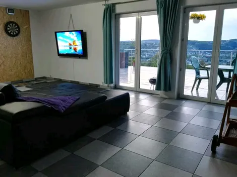 Ferienwohnungen nähe Badesee mit Bergblick: Frei ab sofort
