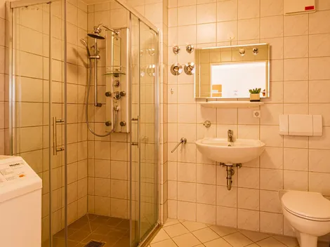 MONTEURUNTERKÜNFTE FÜR GRUPPEN IN CHEMNITZ GÜNSTIG WASCHMASCHINE - 2