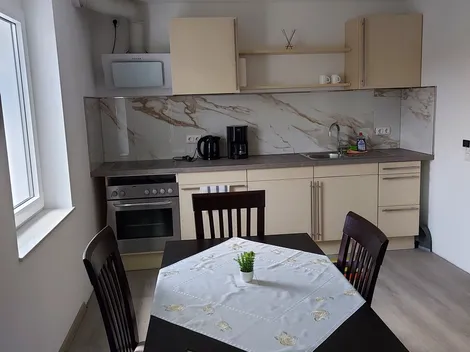 Ganze Wohnung frisch renoviert !
