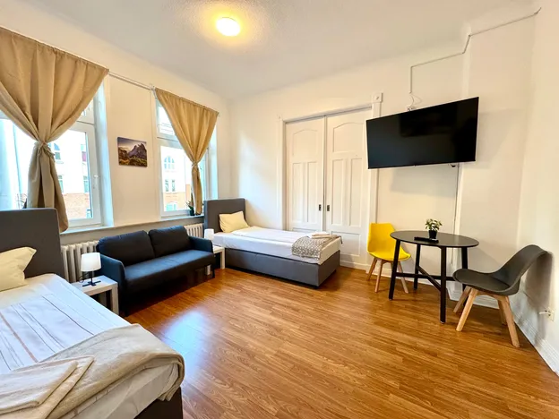 Mehrere Wohnung am Hansaring mit privaten Parkplätze auch für Transporter