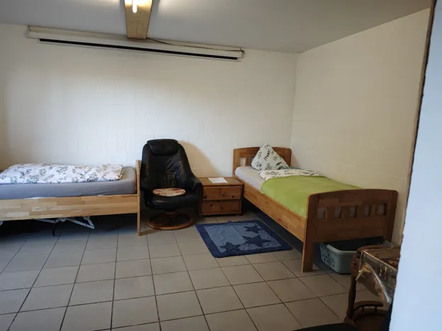Ferienwohnungen nähe Badesee mit Bergblick: Frei ab sofort