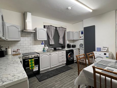 NG7 5NQ Nottingham - Newtons Lodge