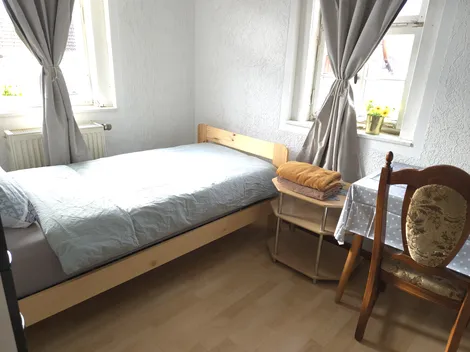 Monteur Unterkünfte Wohnung oder Haus eigene Küche Bad Wifi 1-15 Personen - 3