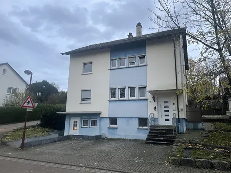 Haus mit 4 Wohnung