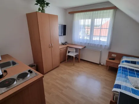 Apartments/Zimmer/Wohnraum in Kronstorf - Nähe Autobahn/Linz/Steyr