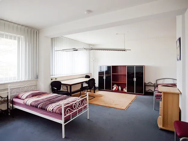 Super günstig - Happy Worker Berlin / Potsdam / Ludwigsfelde / Michendorf / Werder - 1 A Lage bei Berlin - Potsdam - Ludwigsfelde, süd- u. westlicher Ring, Parkplätze gratis!