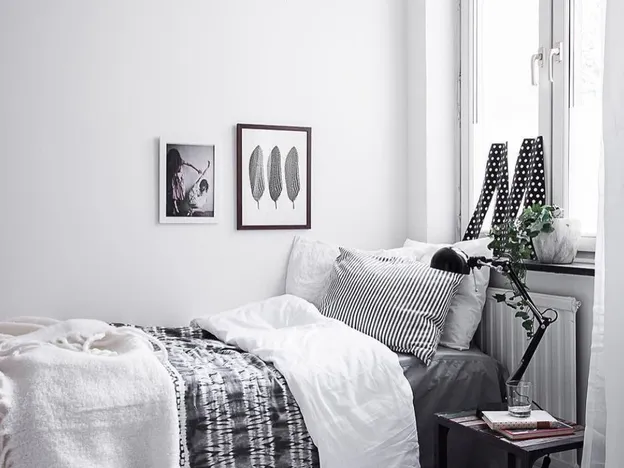 Zimmer / Bett in Wiesbaden-Kostheim
