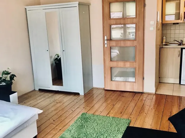 MANAGEMENT/EMPLOYEE-HOTEL„Jak u Pana Boga za Piecem” Kraków Stare Miasto Tanie noclegi pracownicze różne standardy