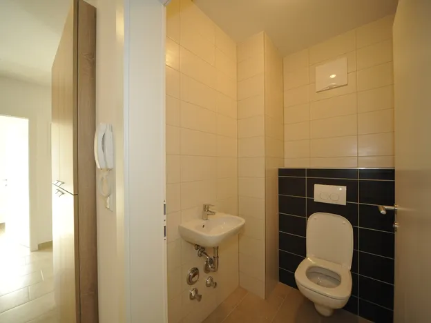 90+ Monteurzimmer in Linz, Einzelbetten, Parkplätze, WIFI, Küchen