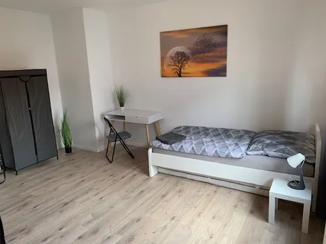 Gästehäuser Nicole + Anja, 30989 Gehrden + 30966 Hemmingen, WLAN, Küche, WC/Bad