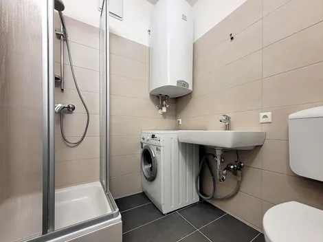 60 Betten ganzes Haus oder Apartments + Linz-Wels-Steyr-Umgebung mit Parkplatz, TOP Lage! - 12