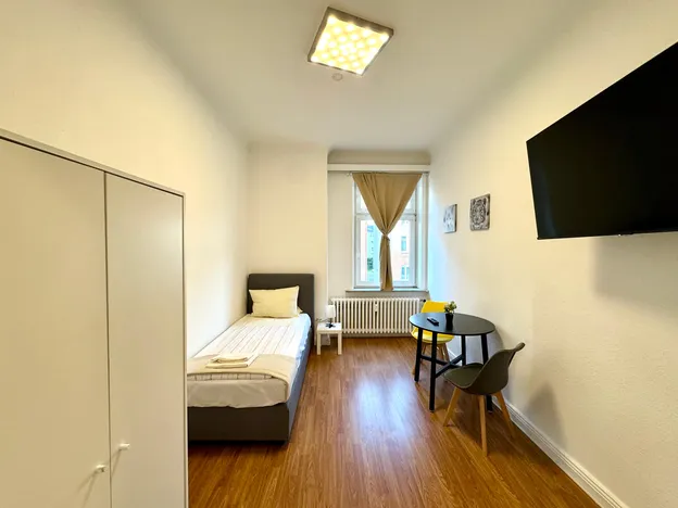 Mehrere Wohnung am Hansaring mit privaten Parkplätze auch für Transporter