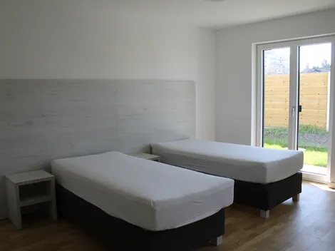WG Zimmer in 3 Zimmer Apartment, vollmöbliert, Regensburg Kelheim