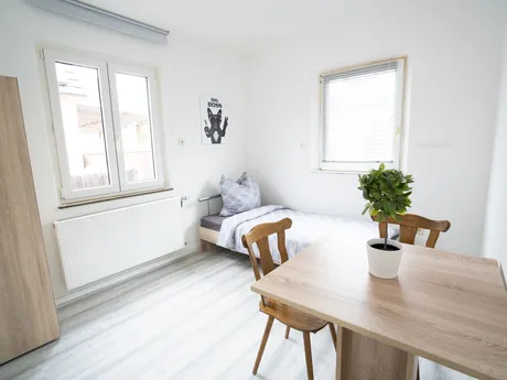 71229 Leonberg - 2 Top ausgestattete Wohnungen ***frisch renoviert***