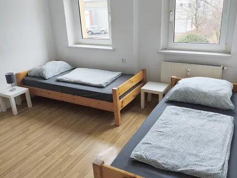 Saubere Wohnung mit kompletter Ausstattung für Monteure, Arbeiter und Berufspendler mit 2 Zimmern - 2