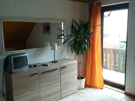 3 Privatzimmer mit jeweils eigenem WC & Duschbad